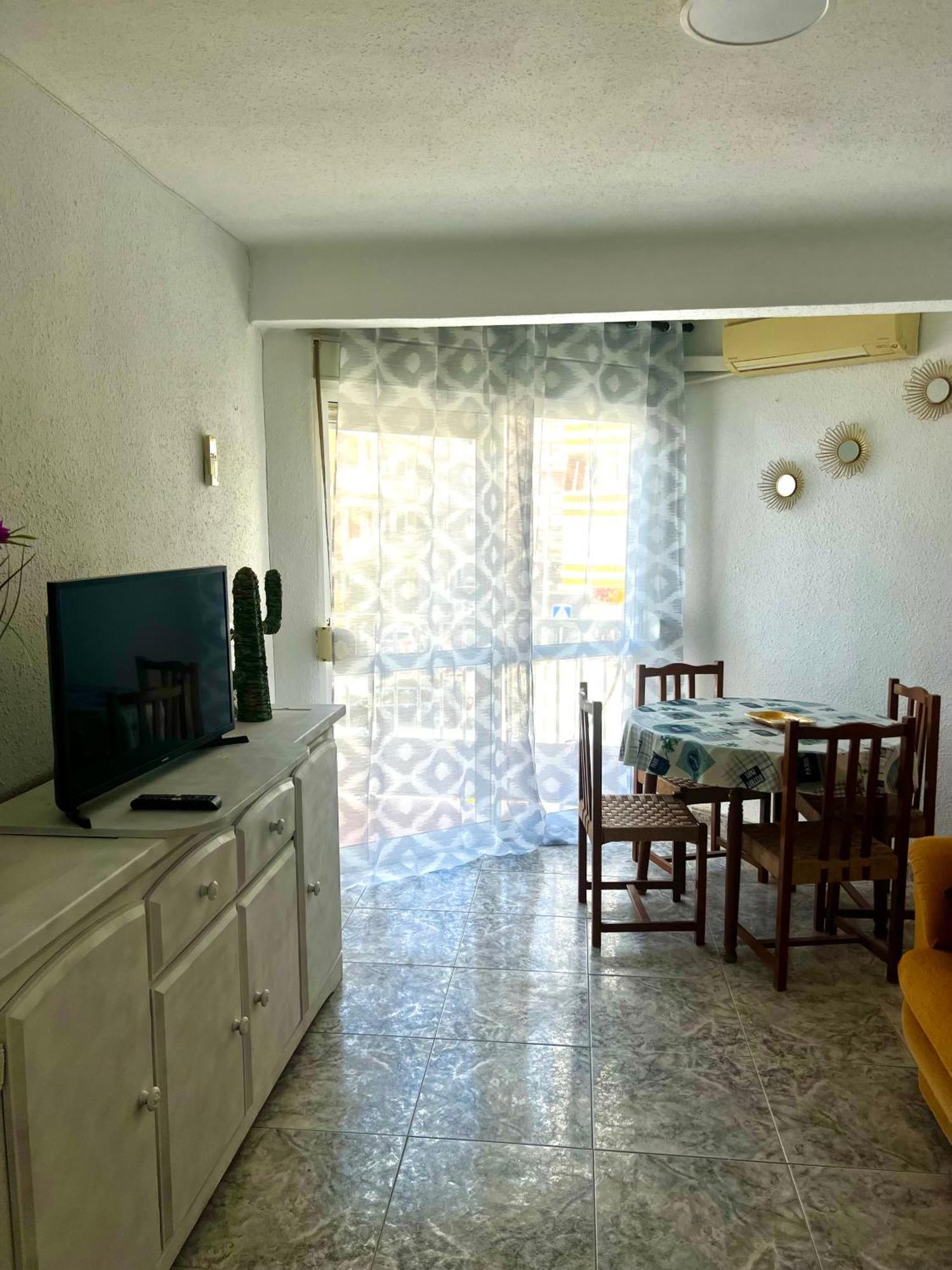 Apartamento 3 Habitaciones En Torre Del Mar A 50 Metros De La Playa Exterior photo